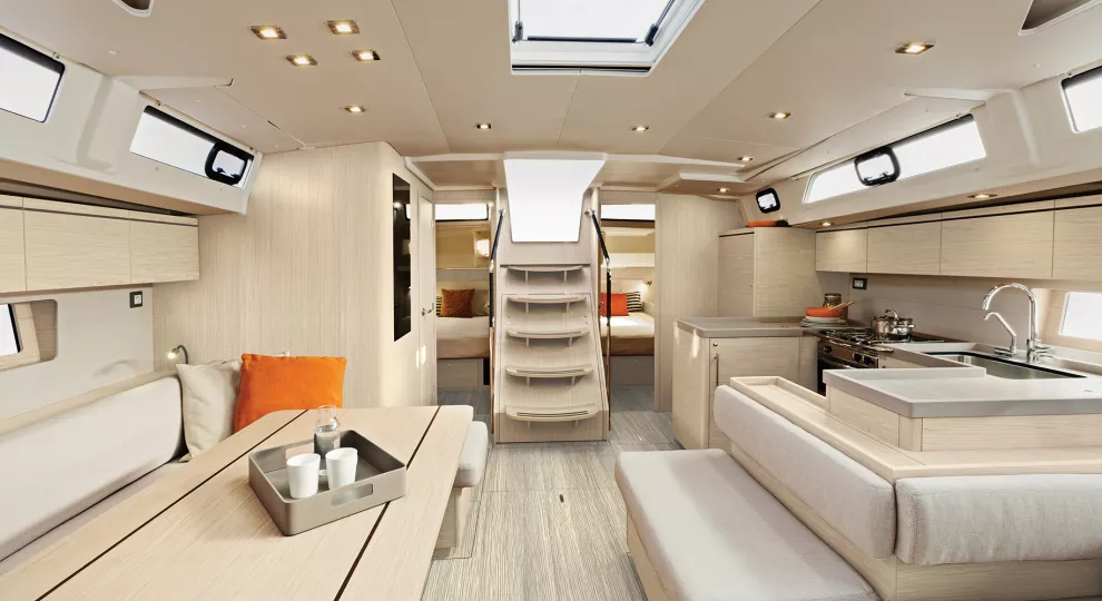 oceanis51.1_interieur_espace.jpg